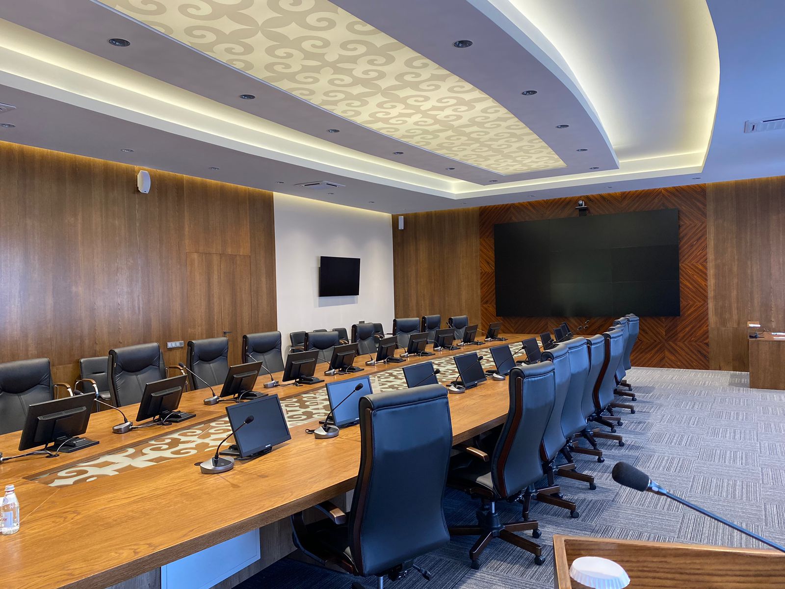 Конференц зал для аппарата акима города Семей